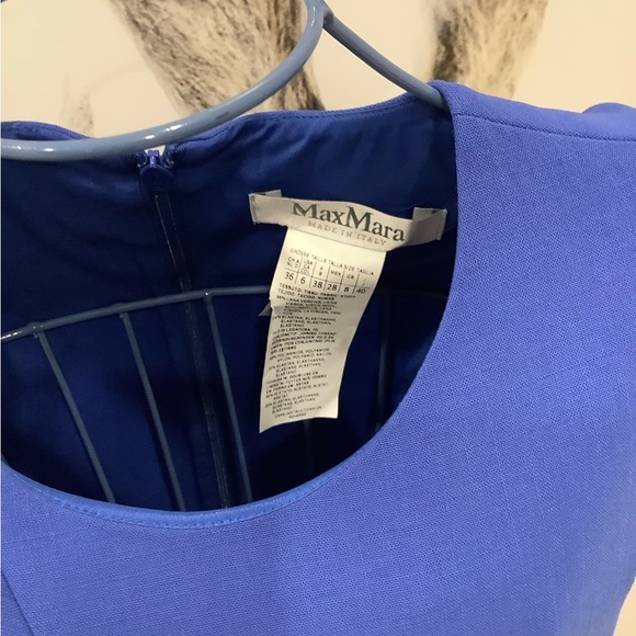 Max Mara wool sheath dress with matching leather belt. - Picture 3 of 4